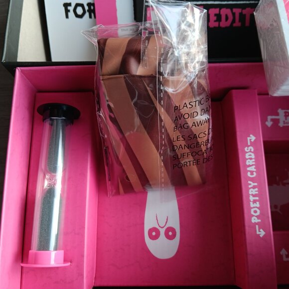 New Exploding Kittens Poetry for Neanderthals NSFW Edition Party Game 17+ Gift - Picture 6 of 13